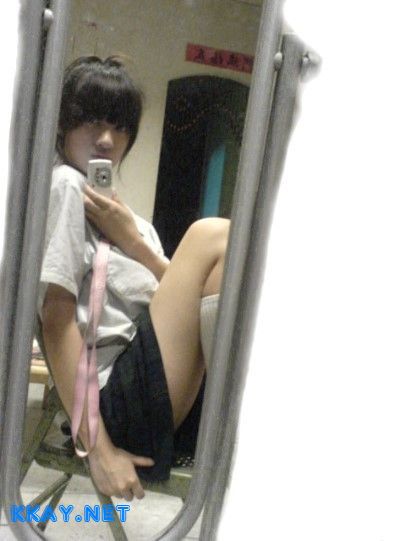 1308734495iKJ8.jpg