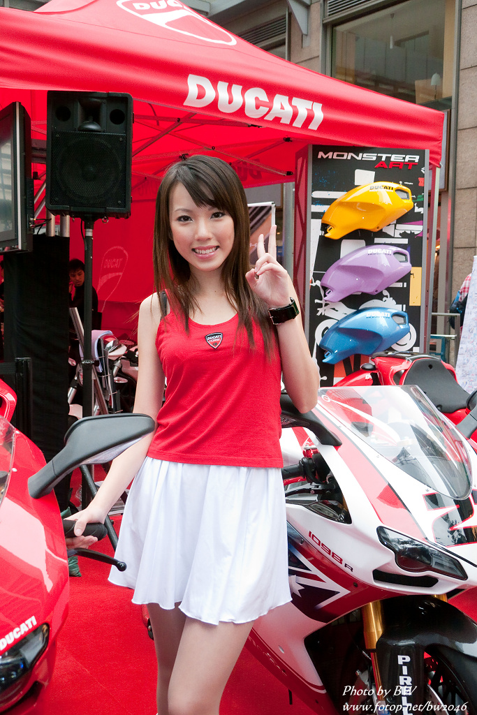 BW_MotorCycleShow_091115_059.jpg