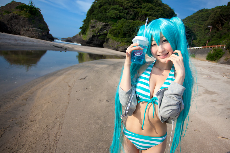 Miku_bikini-Chii-002.jpg