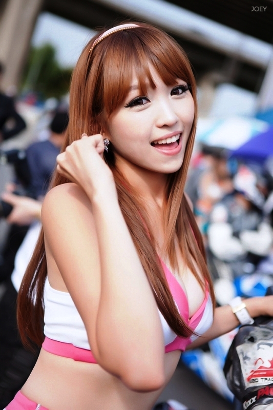 201070989_x.jpg