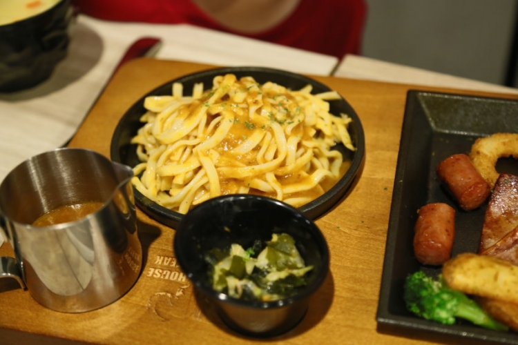 拐彎抹角 炙燒牛排 北門店 台南美食