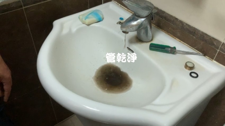 水管流出黑色髒水？ 桃園 大興路 洗水管 (管乾淨) 水管清