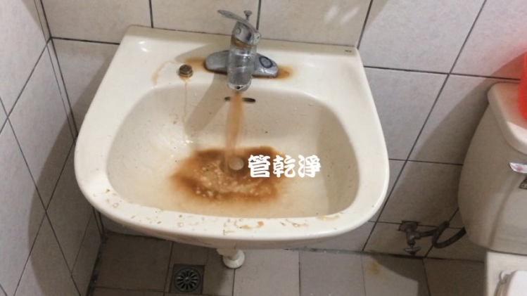 水管俄然流出咖啡？ 台中 東區 十甲路 洗水管 (管乾淨)