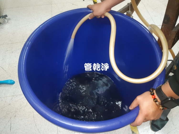 儲氣槽流出黑水？ 新竹 湖口 大同路 洗氮氣管 (管乾淨) 