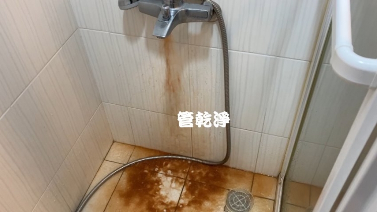 管路裡有鐵塊 .. 台中 甯靖 宜佳街 清洗水管 水管清洗