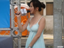 主持人穿這樣~還需要請ShowGirl嗎??(32P)