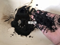 水管流出仙草蜜? 新竹 光華街 清洗水管