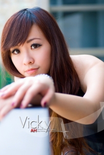 甜美正妹-Vicky 牛仔短裙露美腿[26P]
