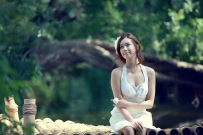橋上拍到美胸正妹[20P]
