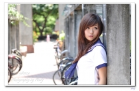 甜美正妹~小C~校園水手服低胸甜美外拍[36P]