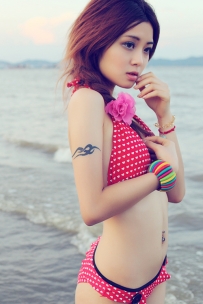 海邊桃色正妹