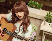 韓國最佳新人歌手Juniel　獨樹一格的時尚品味