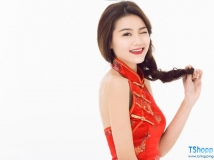 周秀娜紅衣拜年寫真送新春祝福