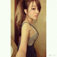 在粉絲面前玩球　超Ｑ正妹「糖可可」止你的渴