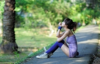 紫粉色調濃郁兔尾美女