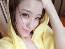 正妹穿比基尼！又辣又正