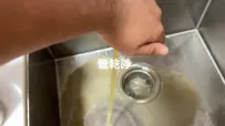 水龍頭流出咖啡色鏽水, 出水量變小.. 桃園 平鎮 平東路 水管清洗 (管乾淨)
